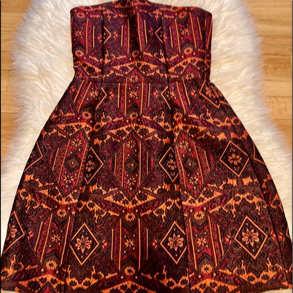 Alice + Olivia Dresses & Skirts - Alice + Olivia Nikki Structured Strapless Dress in Orange Multi Color Size 4